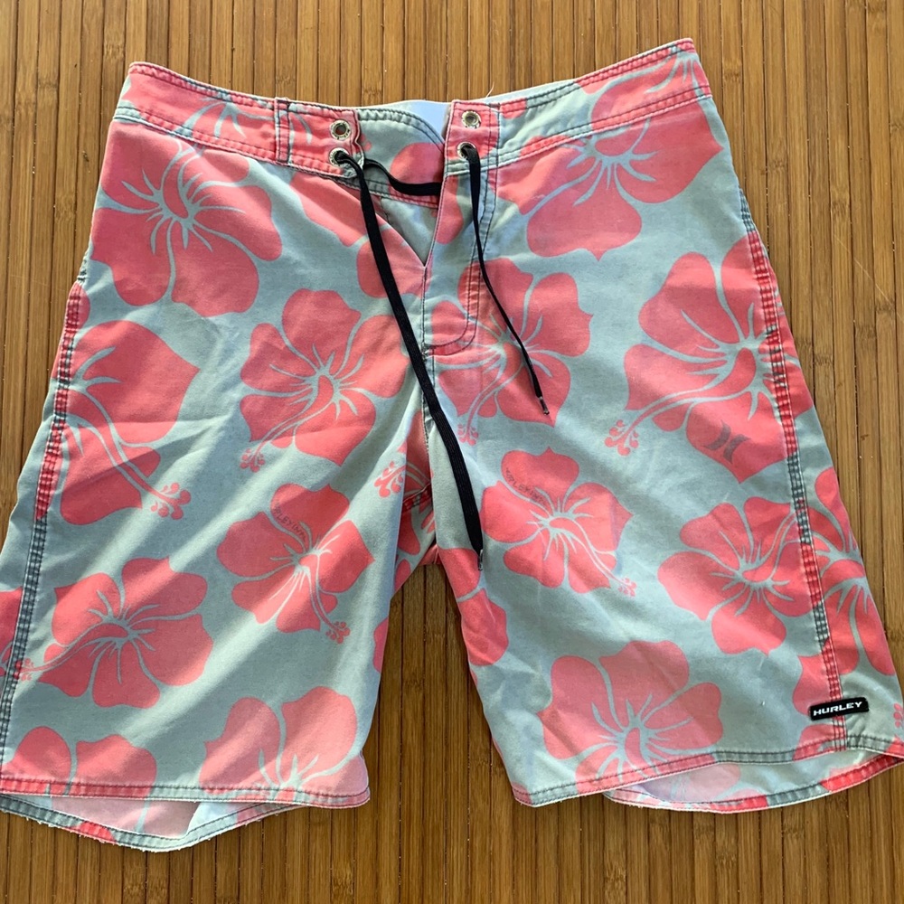 Men’s Hurly Hawaiian board shorts size 32